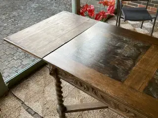 Antik massiv retro bord m/udtræk sælges. 