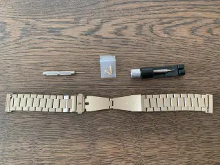 Fitbit 4 Versa Guld stainless armbånd