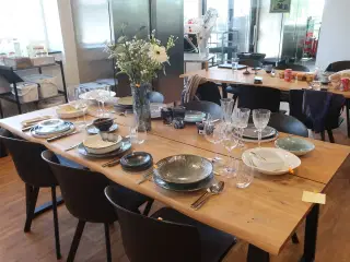 Service m.v. på spisebord