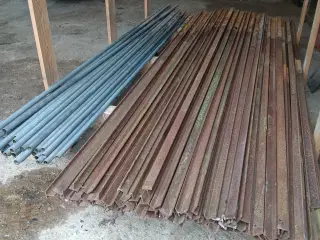 Pæle til vildthegn skov