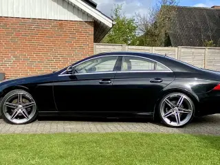 Mercedes CLS 500 V8 306 HK