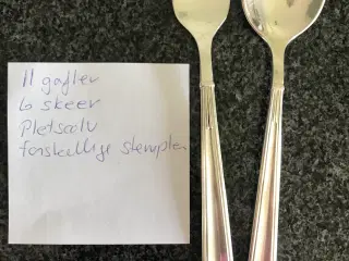 Sølv gaffel og skeer. 