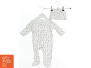 Baby heldragt og hue sæt fra Just Too Cute (str. 68)