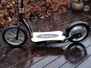 Razor Ecosmart Sup El-Scooter 350W 20 Km Rækkevidd