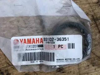 Yamaha Oil Seal (52W)