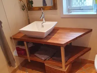 Badeværelsemøbel 