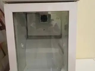 Lille køleskab sælges