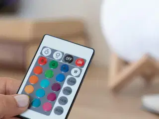 Genopladelige LED-Lampe Måne Moondy InnovaGoods