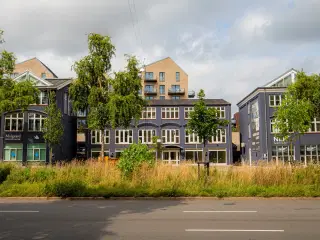 Charmerende kontor med højt til loftet i Ringgade Centret