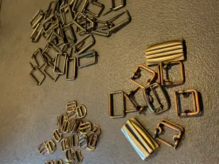 64 spænder fra nedlagt systuen - NYE - samlet pris