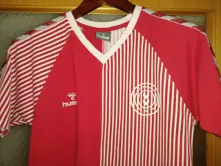 FODBOLD, DANMARK RETRO FAN TRØJE VM 1986, STR M