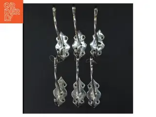 Knager i sølvfarvet metal (str. 11 cm)