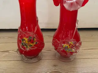 2 røde glasvase