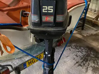 Ny serviceret 25 hk Evinrude