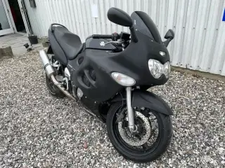 Suzuki GSX 600 F