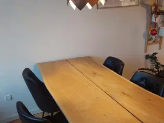 Spisebord - plankebord - i massivt træ 