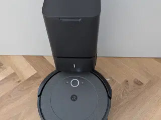iRobot I3+ med tømningsstation 