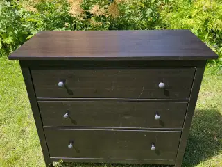 Sort IKEA kommode med 3 skuffer 