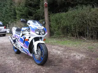 Suzuki GSX 750 R 