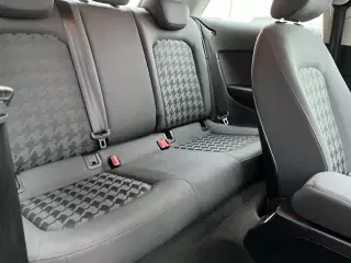 Audi A3 1,6 TDi 110 Ultra Attraction
