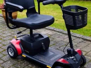 El scooter GO-go elite travel 4-hjulet.