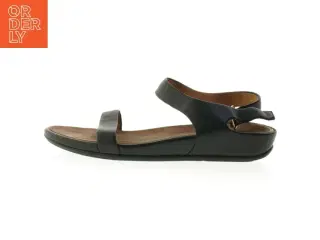 Brugte sorte dame sandaler (str. 39 )
