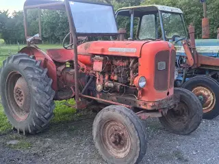 Nuffield  traktor 