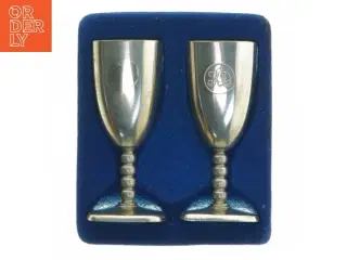 Sæt af to små sølvbægre (str. 3,5x9 cm)