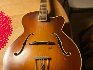 Høfner Jazz Guitar