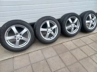 Nissan, Dacia vinteralufælge med vinterdæk.