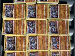 14 sealed Machamp deck med 40 kort i hver