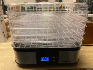 Dehydrator