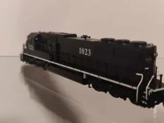 Modeltog. OMI Overland. Messing SD60. Skala N.