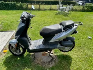 Knallert 45 scooter Kymco agility 50