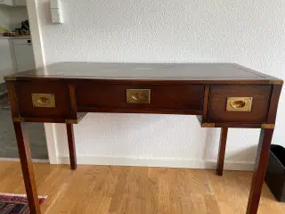 Antik skrivebord