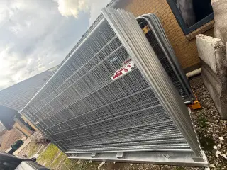 Byggeplads hegn brugt i en uge 