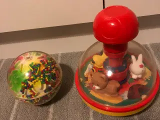 Bold med kugler og snurretop med dyr