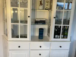 Vitrineskab i glas og træ 