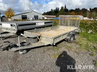 Trailer