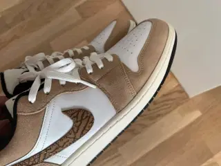 Air Jordan 1 Low SE Brown Elephant