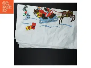 Juledug med slædemotiv (str. 105 x 100 cm)