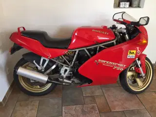 Ducati 750 supersport