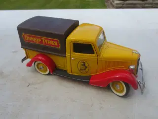 1 stk Modelbil Ford V-6 Årg 1936