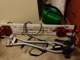 Thule cykelholder og lygtebom