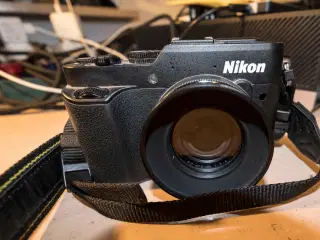 Nikon P7800 med oplader.