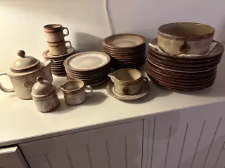 Spise og kaffestel stentøj Medaillon