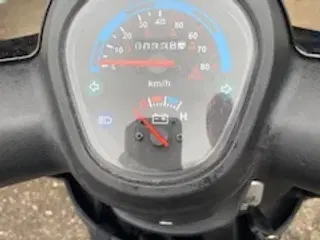 El Scooter VGA Tres 25 km/t