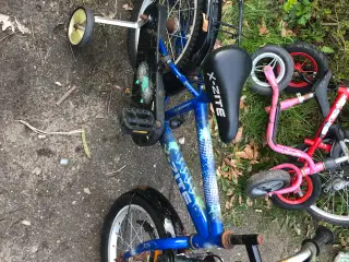 16” drengecykel med støttehjul 