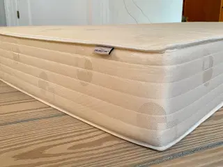 Springmadras - som ny!