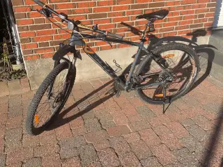 Velholdt Scott mountainbike med 24 gear